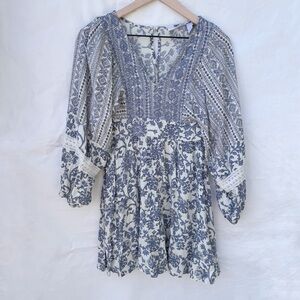 Sincerely Jules // blue, white floral print long sleeves dress size small cm